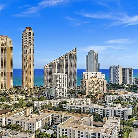 One Bedroom Steps Away From The Beach! Sunny Isles Beach Eksteriør bilde