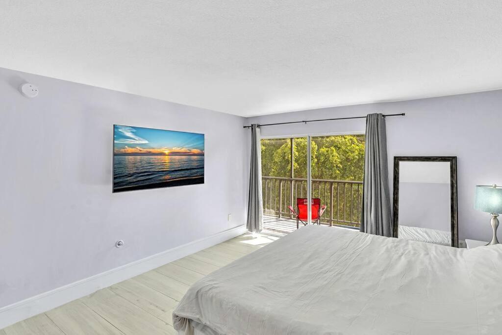 One Bedroom Steps Away From The Beach! Sunny Isles Beach Eksteriør bilde