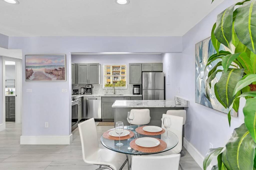 One Bedroom Steps Away From The Beach! Sunny Isles Beach Eksteriør bilde